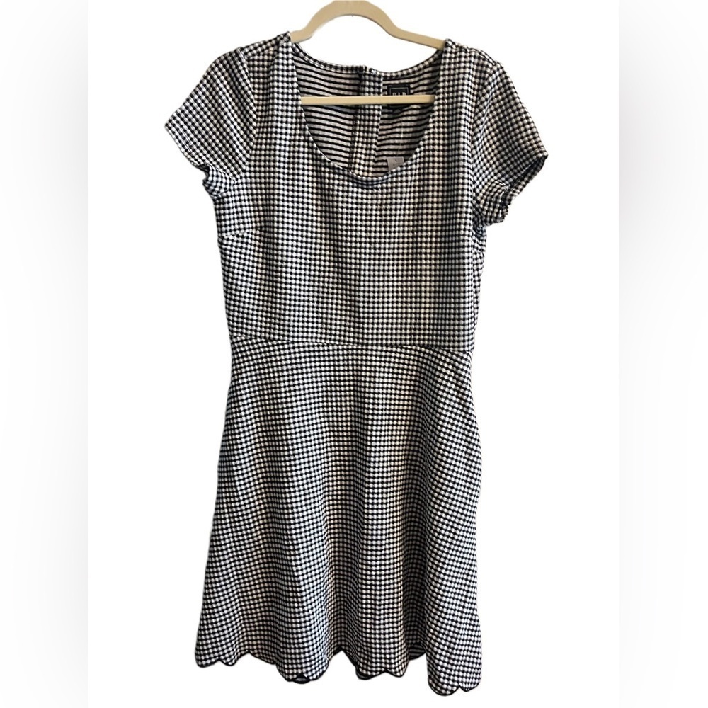 Women’s Gap Classic Black and White Checkered Dress NWT Size: 12 Tall - Picture 1 of 4